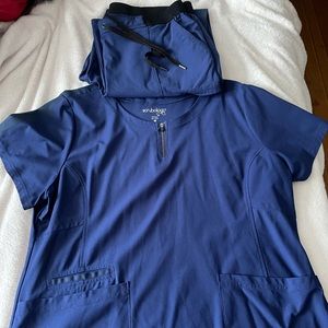 Scrubology scrub set